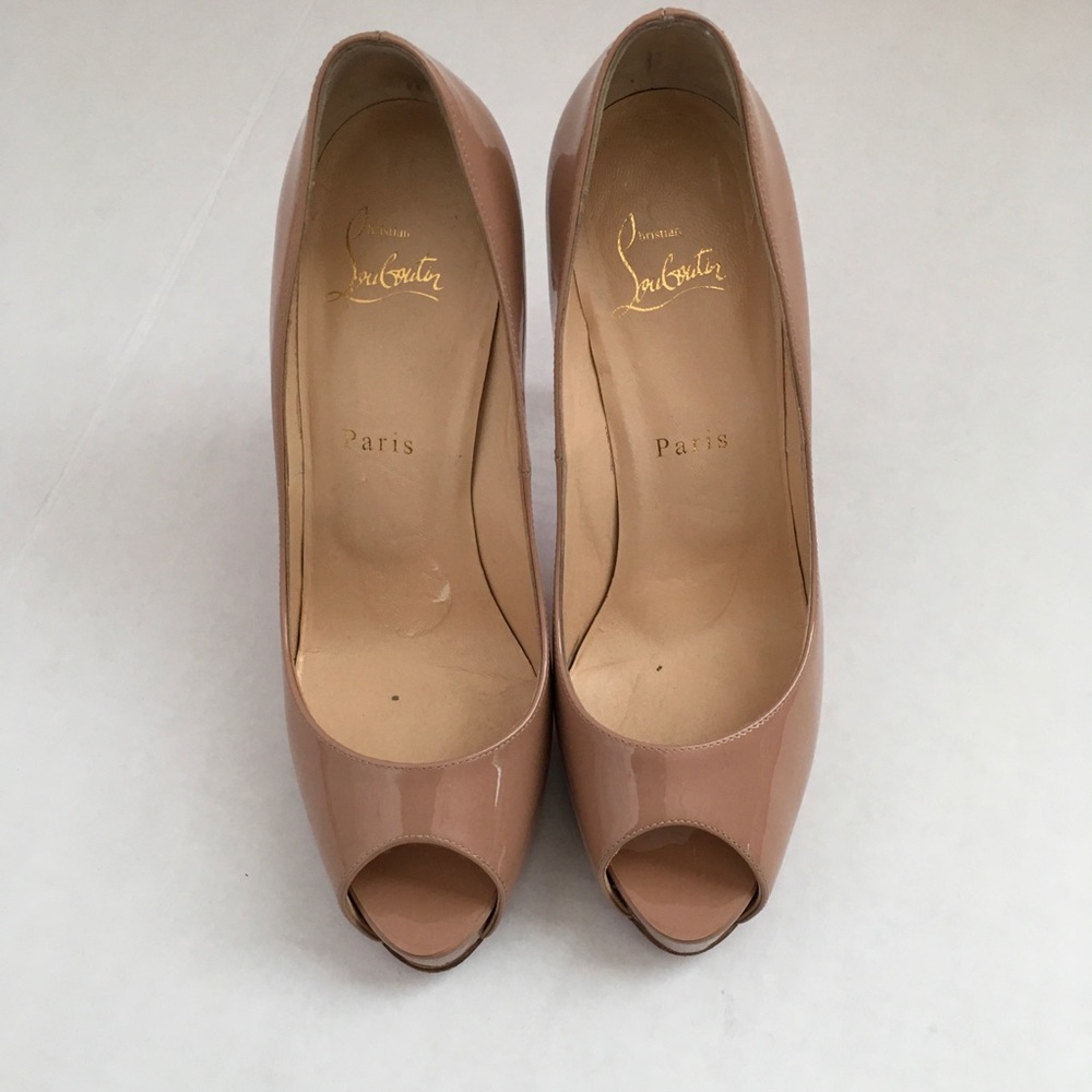 SOLD!!Christian Louboutin Very Prive - Picture 2 of 8